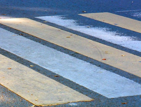 Автоледи воткнула в москвича его же нож