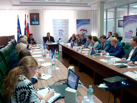 Опытом патриотического воспитания поделились директора калужских школ