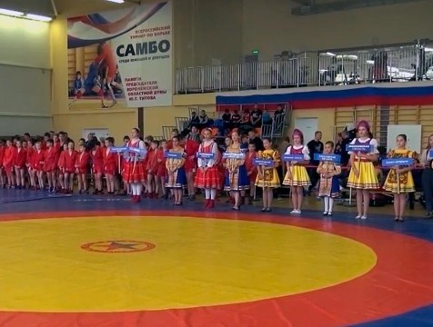 Юные самбистки вернулись с наградами с всероссийских соревнований