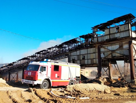 Щебзавод горит в поселке Пятовском