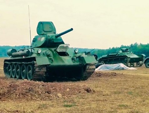 Боевую технику из уральского музея доставили в Медынский район