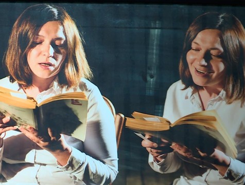Фотографии калужан, читающих «Анну Каренину», представили в ИКЦ