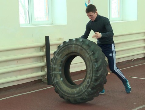 Юнармейцы школы №44 победили в соревнованиях по пожарному кроссфиту