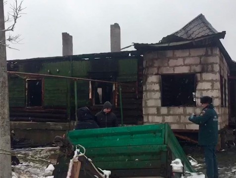 Следователи устанавливают личность погибшего на пожаре в Медынском районе