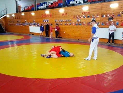 Три медали привезли калужские самбистки с первенства ЦФО