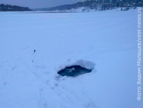 В Тарусе девочка провалилась в полынью на Оке
