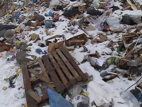 Большегрузы с мусором задержали на закрытом полигоне ТБО