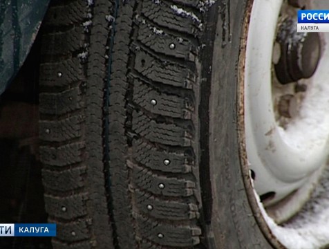 Пожилую женщину сбили возле дома на тротуаре