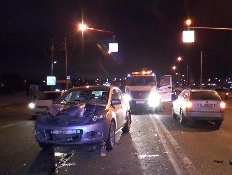 Легковушка сбила двух пешеходов в Обнинске