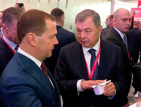Стенд Калужской области на инвестиционном форуме в Сочи посетил Дмитрий Медведев