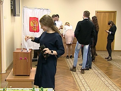 В областном молодежном парламенте выбрали председателя