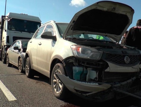 Грузовик с поросятами собрал пробку под Малоярославцем