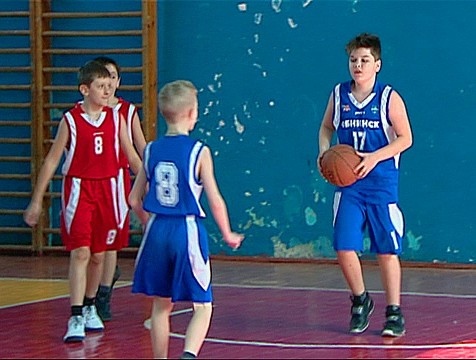 Восемь баскетбольных команд сражаются за победу в фестивале «Восходящие звездочки»