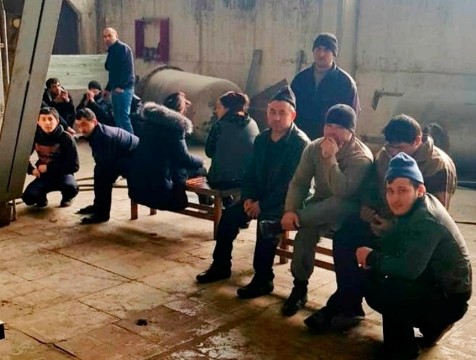 15 мигрантов незаконно трудились на калужском предприятии