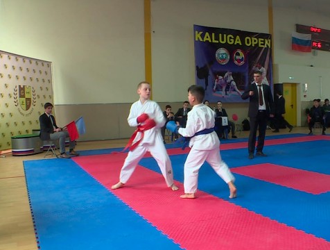 200 юных каратистов приняли бой за первенство на городском турнире