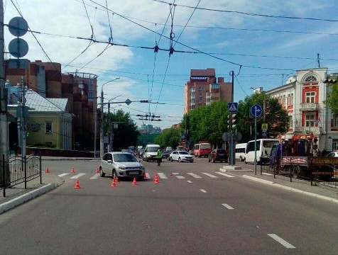 Пенсионерку сбили на регулируемой «зебре» в центре Калуги