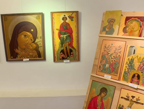 От пейзажа к иконе: в Доме музыки открылась выставка «Вечные ценности»