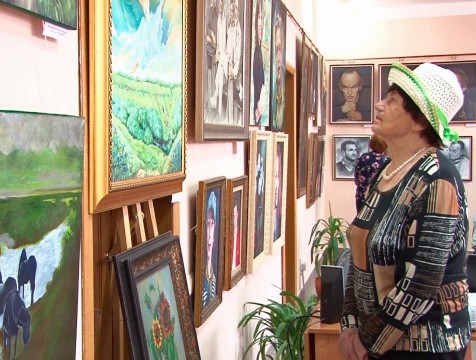 90-летию Медынского района посвятили две художественные выставки