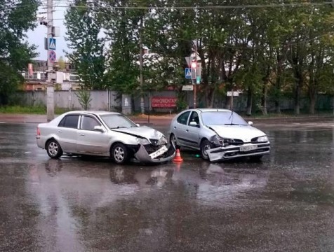 Ребенок пострадал в столкновении двух иномарок у поворота на Терепец
