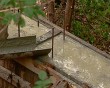 Укрепляют-склон-мусором5-0905.jpg