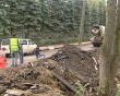 Укрепляют-склон-мусором6-0905.jpg