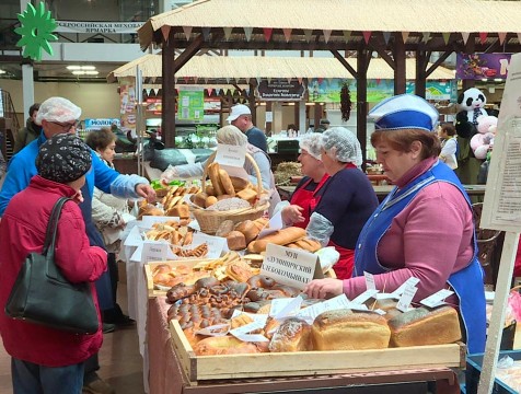 Фермеры Спас-Деменского и Думиничского представили свою продукцию калужанам