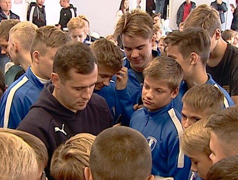 Александр Кержаков встретился с футболистами калужских спортшкол