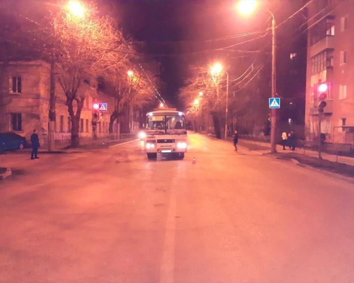 пазик-девочка.jpg