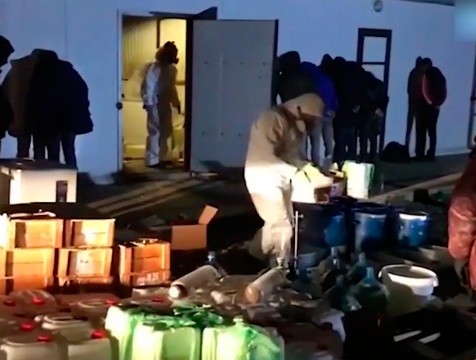 Более 4 тонн синтетических веществ в подпольном наркоцехе обезвредили оперативники