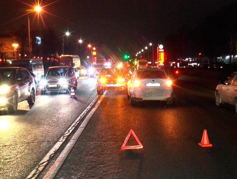 Водитель погиб на месте, перебегая дорогу возле кафе