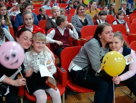 Фестиваль «Лучики надежды» прошел в людиновском доме детского творчества