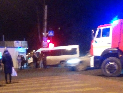 ДТП с участием микроавтобуса произошло в Калуге