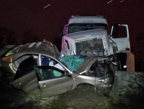 Под Обнинском фура смяла легковушку