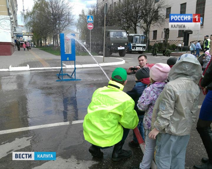 ПарадМЧС7-0430.jpg