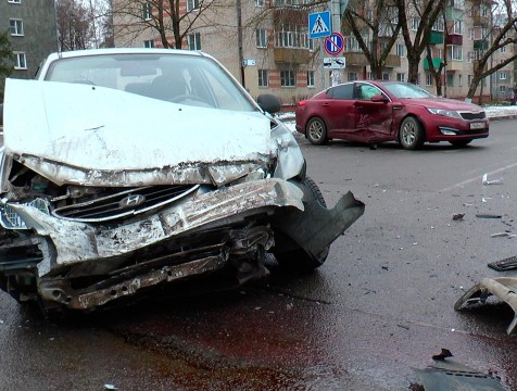 Две иномарки столкнулись в центре Обнинска