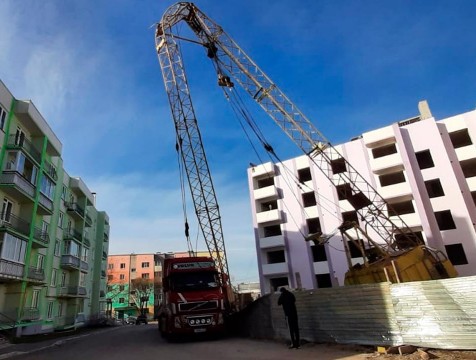 В Калуге упал строительный кран