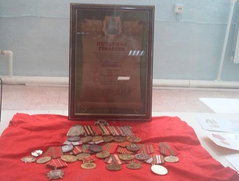 К 75-летию Победы в Людинове открылась выставка «Настоящий герой»
