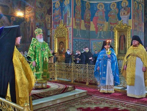 Христос Воскрес! В храмах Калужской области прошли праздничные богослужения