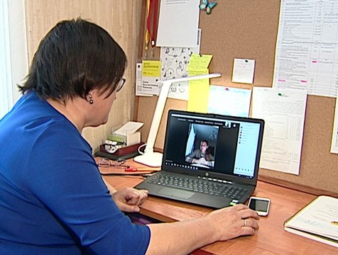 Учителей, ведущих дистанционные уроки, поддержат материально
