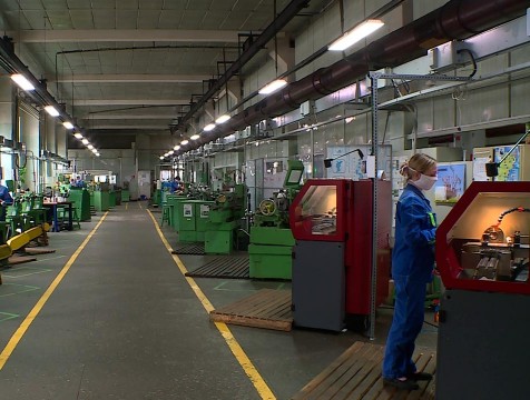 Большинство предприятий остановят работу на майские праздники