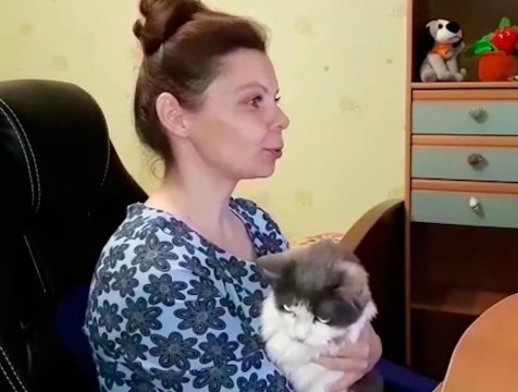 Калужане на самоизоляции читают сказки онлайн и создают волшебные цветы