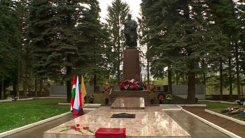 Зайцева-гора-Вечный-огонь2-0507.jpg