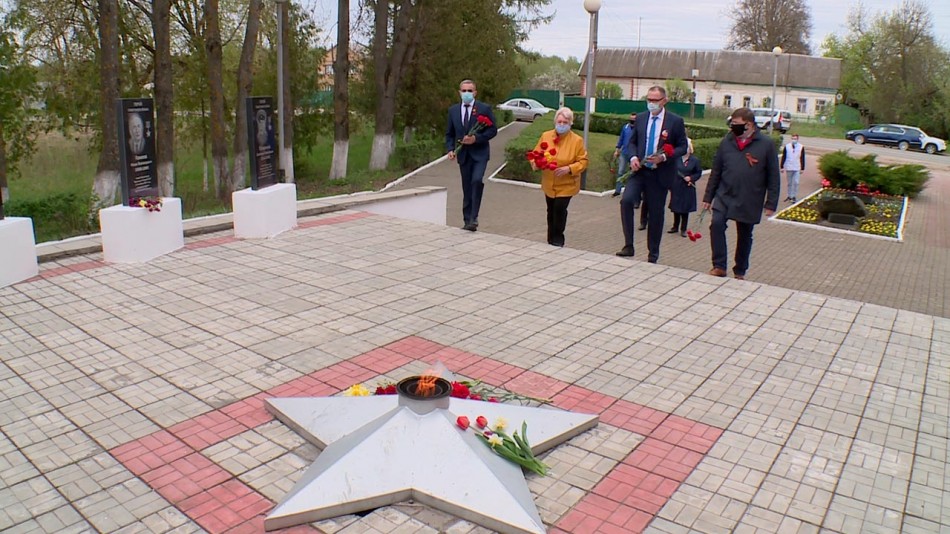 Кондрово-мемориал-журавли0509.jpg