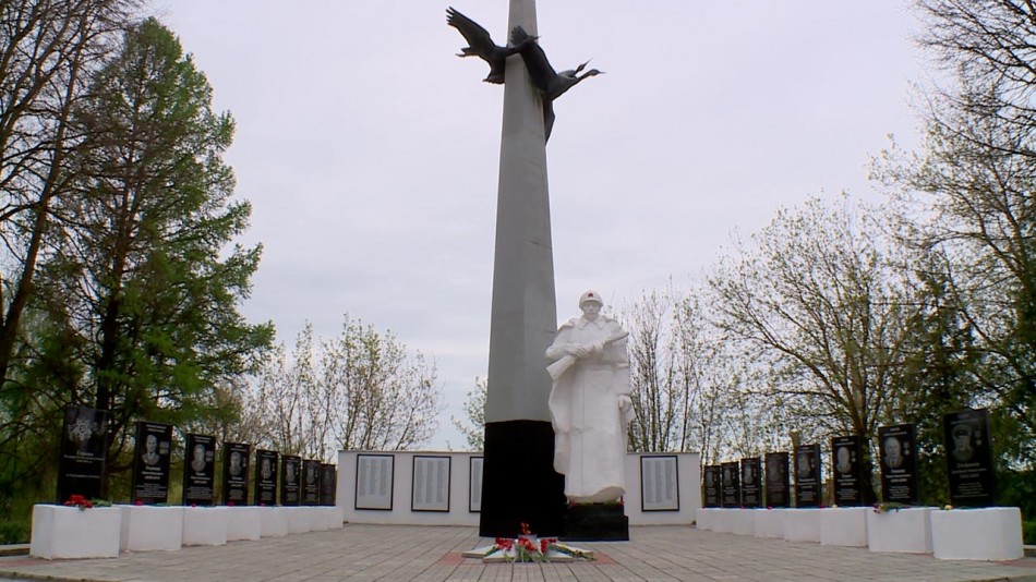 Кондрово-мемориал-журавли-0509.jpg
