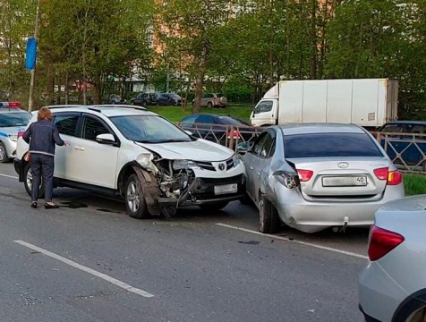 Пьяный водитель устроил массовое ДТП в Обнинске