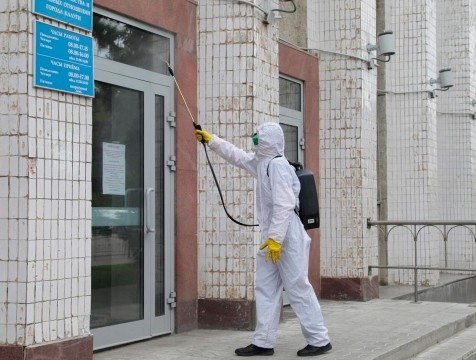 Спасатели продезинфицировали административные здания