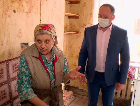 Непростую жизненную ситуацию пожилой кондровчанки взяли под депутатский контроль