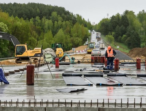 Продолжается реконструкция моста через Яченку в районе деревни Белая