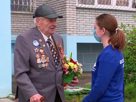 Ветерана Николая Максимова поздравили с 99-летием