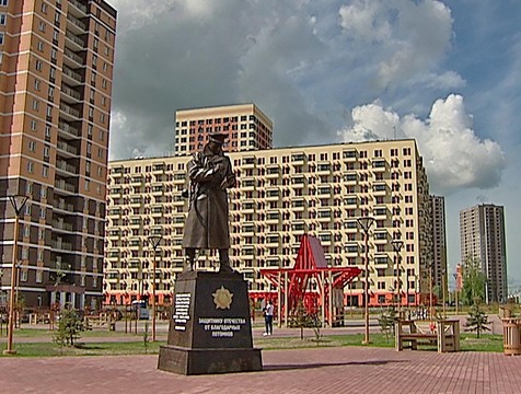 В новом сквере на Правобережье посадили деревья и кустарники
